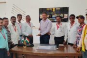 विदर्भ आदिवासी विकास परिषद यांनी घेतली कर्तव्यदक्ष एकात्मिक आदिवासी प्रकल्प अधिकारी यांची भेट