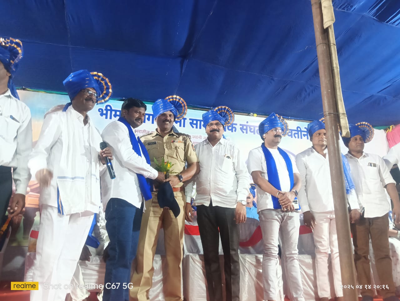 भिम टायगर सेनेच्या  वतीने  रॅलीमध्ये सहभागी मंडळ अध्यक्षांचा निळा फेटा बांधून स्वागत व सत्कार! किशोर दादा कांबळे यांच्या माध्यमातून  जयंतीनिमित्त सामाजिक स्तुत्य उपक्रम.