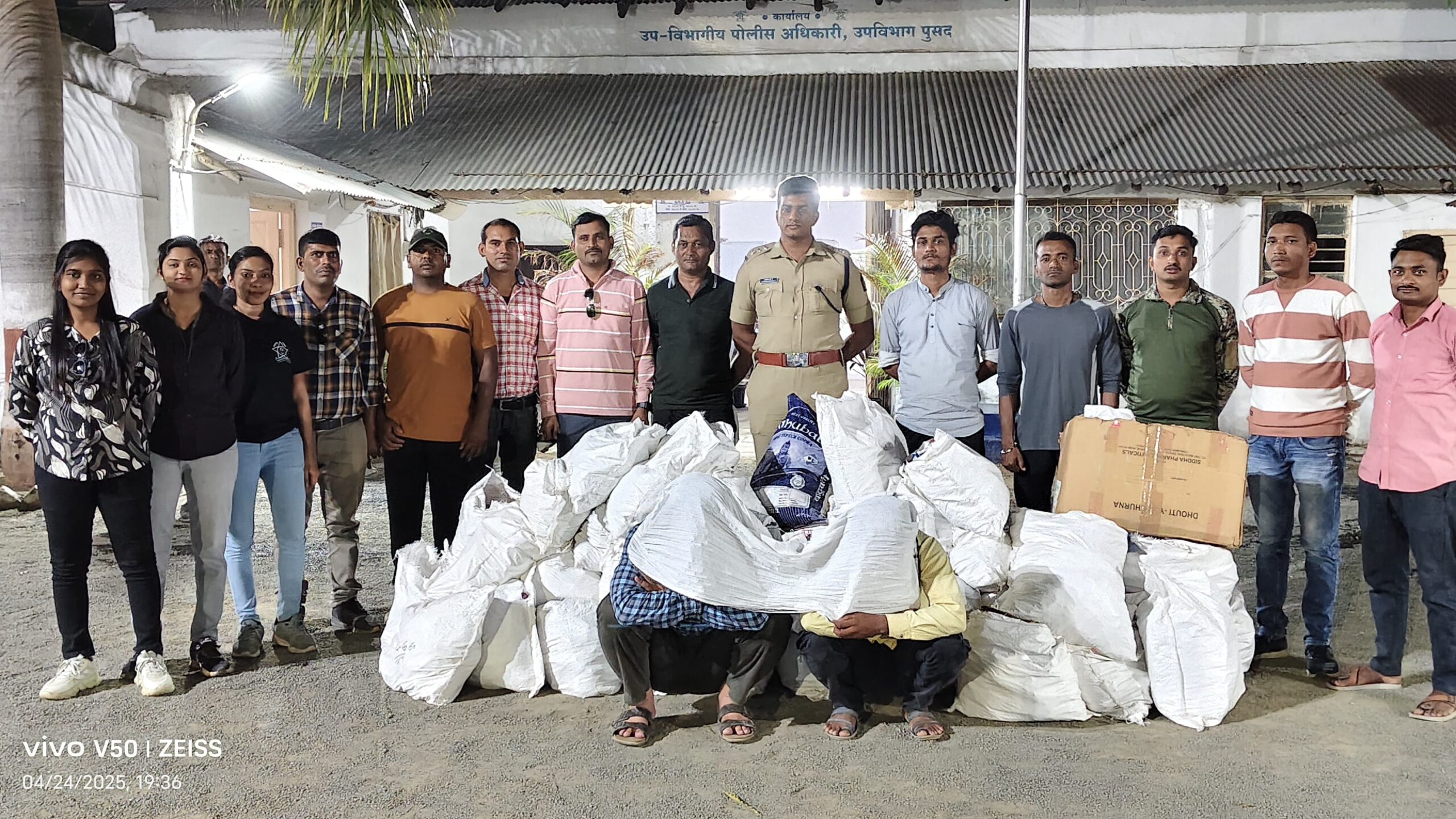 प्रतिबंधित सुगंधी गुटखा साठा उघडकीस. दोन आरोपी अटकेत: वसंत नगर येथील उर्दू शाळा क्र. 3 जवळील घटना