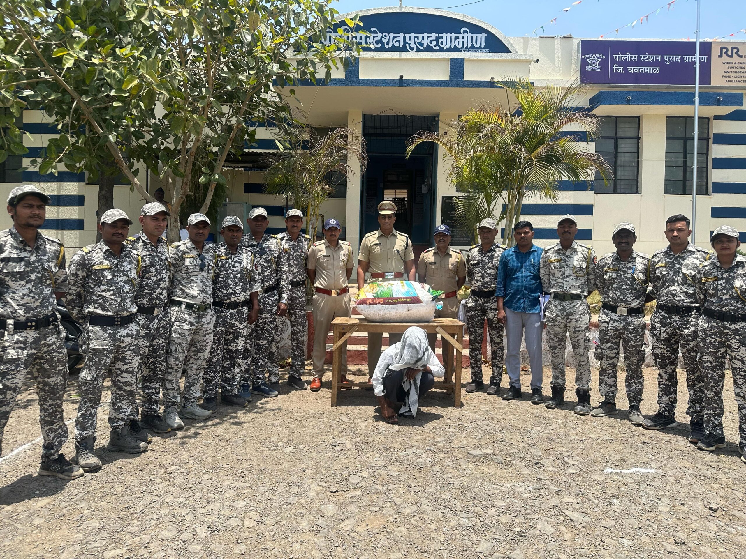 गांजा वाहतूक करणाऱ्यांवर पोलिसांचा छापा उपविभागीय पोलीस अधिकारी पथकाची कारवाई