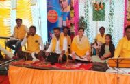 जिव्हाळा कला संच ने केलामोहन चव्हाण यांचा सन्मानमाळवागद येथील सामाजिक कार्यकर्ते मोहन चव्हाण यांच्या मुलाचा लग्न सोहळा