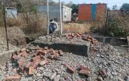निर्माणाधीन शौचालय पाडकाम केल्यानंतर शौचालय उभारण्याचा ग्रापं प्रशासनाला विसर