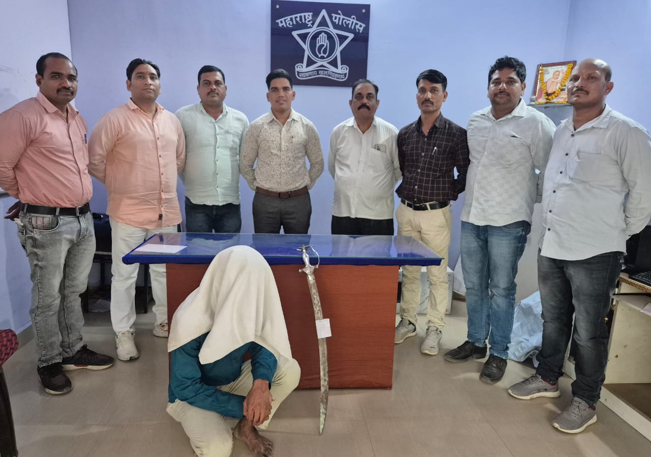 धारधार शस्त्र बागळणा-इसमावर गुन्हादाखल स्थानिक गुन्हे शाखा यवतमाळ यांची कारवाई