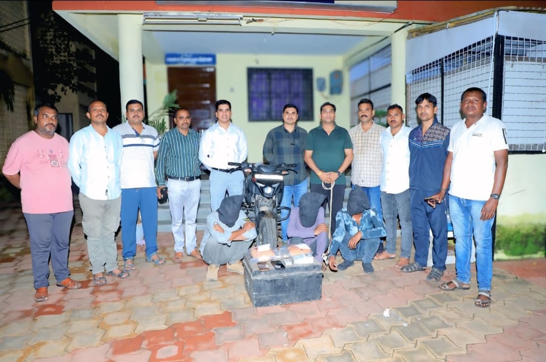 पोलीस स्टेशन पुसद शहर हददीत गांजा अंमली पदार्थ विक्री करणा-या तिन इसमांवर स्थानिक गुन्हे शाखा यवतमाळयांची NDPS कायदया अंतर्गत कारवाईपोलीस स्टेशन पुसद शहर हददीत गांजा अंमली पदार्थ विक्री करणा-या तिन इसमांवर स्थानिक गुन्हे शाखा यवतमाळयांची NDPS कायदया अंतर्गत कारवाई