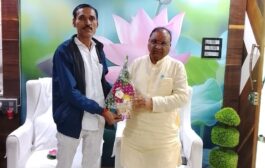 सुरज पवार यांचा आमदार किसनराव वानखेडे यांच्याकडून सत्कार